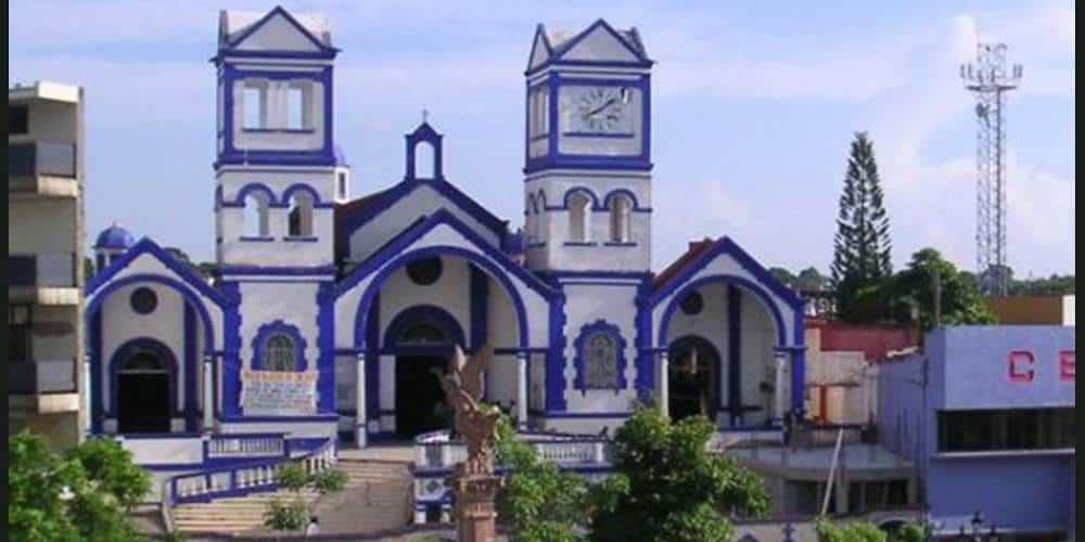 ¡No van a misa y se quejan! controversia por retiro de vitrales en iglesia de Minatitlán