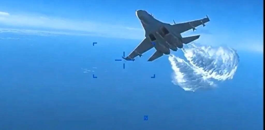 Sale a luz video del derribo de dron estadounidense por avión de caza ruso (+Vídeo)