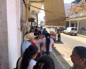 Sin agilizarse servicio en Bancos del Bienestar del sur de Veracruz