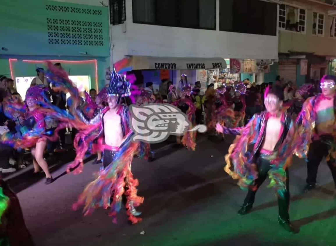 ¡Comienza la fiesta en Nanchital!; Miles de personas disfrutan Paseo de la Fiesta de la Alegría