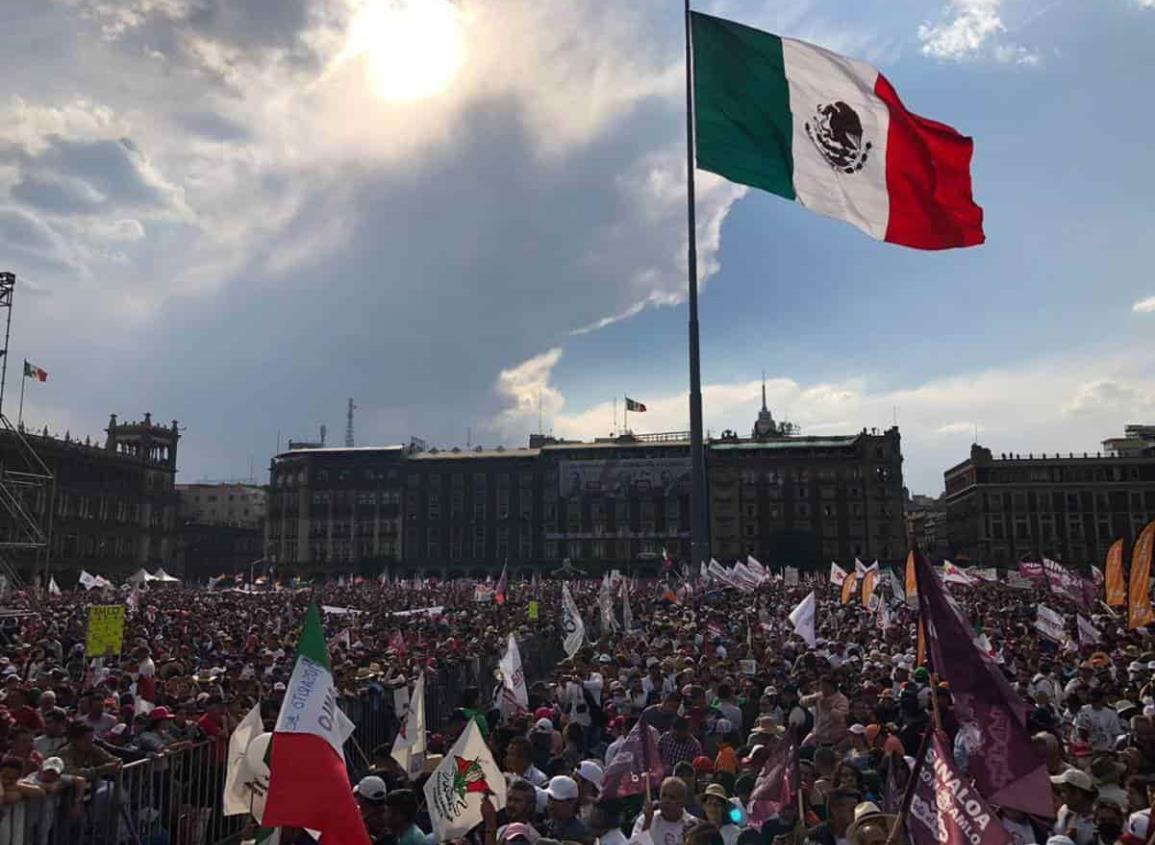 La 4T existe gracias al pueblo: López Obrador agradeció a asistentes del Zócalo (+Vídeo)