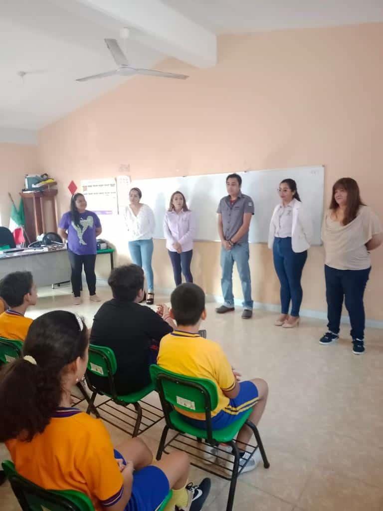 Realizan plática del cuidado animal en la Primaria Adolfo Ruiz Cortines