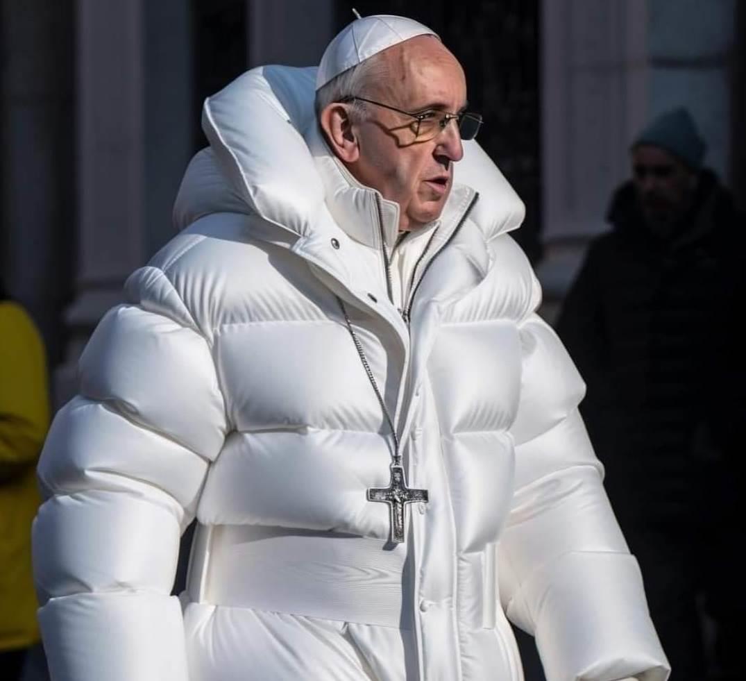 Se viraliza foto del Papa Francisco con enorme chamarra blanca, ¿es fake?