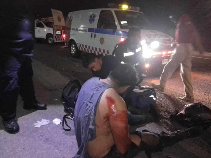 Pareja motociclista cae en obras de reencarpetado de Banderilla