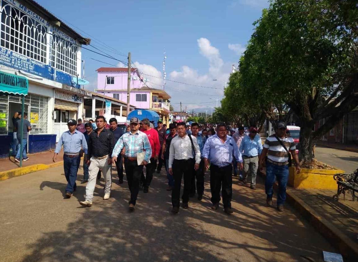 Amenazan con tomar Palacio Municipal de Soteapan; comunidades antorchistas exigen atención