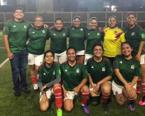 Favoritas avanzan a semifinales del Futbol 7 Femenil La Jaula
