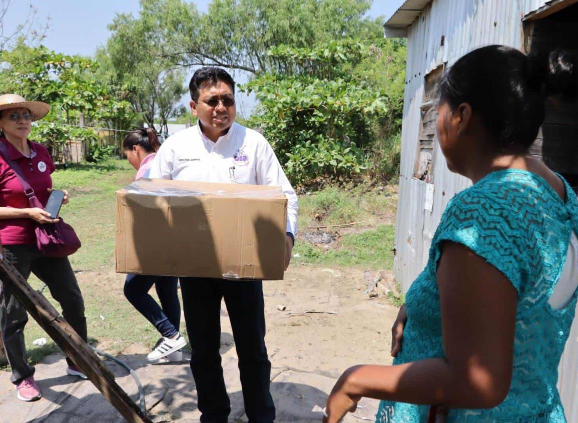 DIF Coatzacoalcos entrega despensas a familias vulnerables