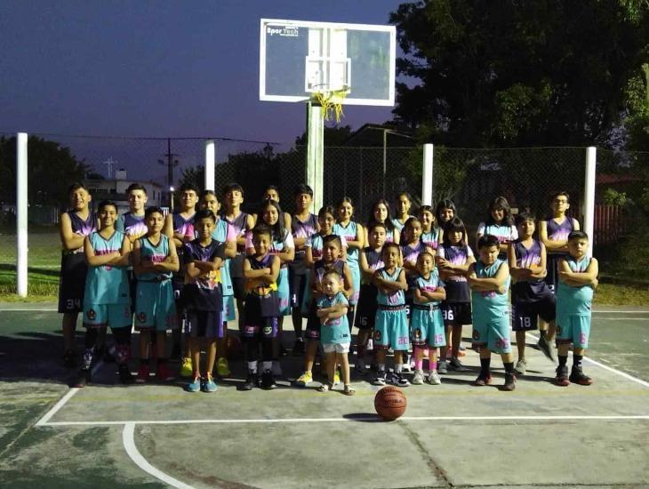 Guacamayos representa a Nanchital en el mundialito de basquetbol