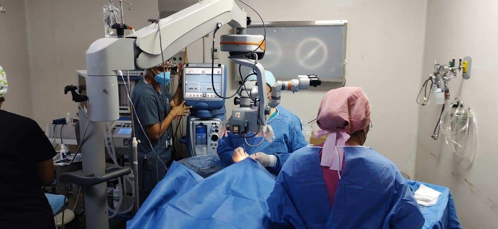 Operan a 75 pacientes de cataratas en el IMSS de Coatzacoalcos