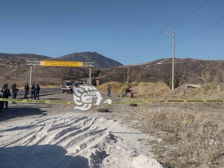 Ejecutan y abandonan a 2 hombres a un costado de la autopista Orizaba-Puebla