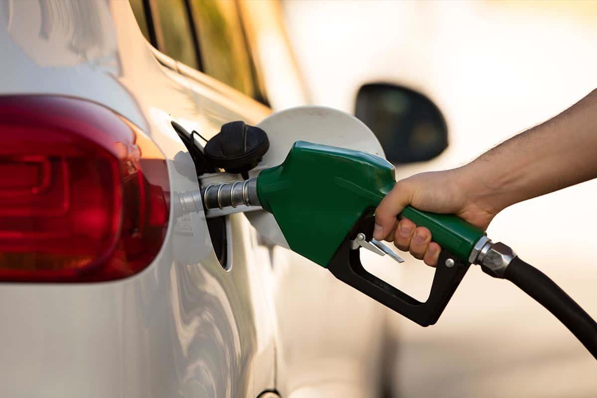 Reconoce AMLO a tiendas departamentales y gasolineras por mantener precio ante inflación
