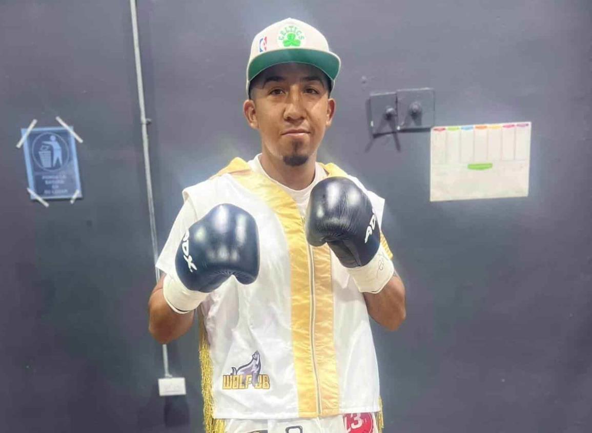 Boxeador cosamaloapeño gana pelea estelar por decisión unánime