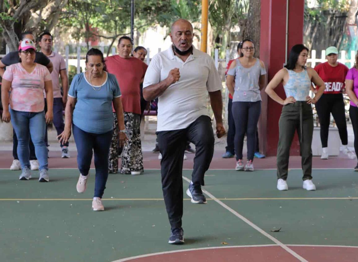 DIF Coatzacoalcos realiza jornada de ejercicios para conmemorar día mundial de la activación física