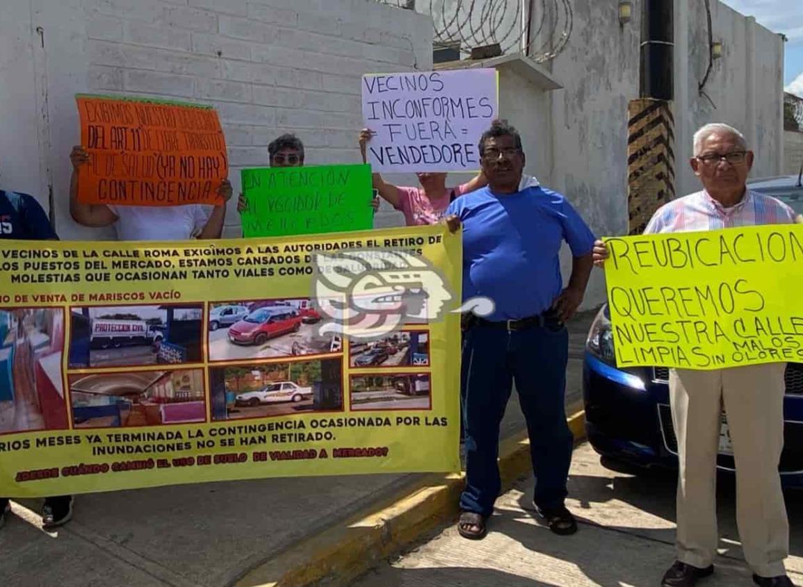 Destino de locatarios invasores, en manos del gobierno de Minatitlán(+Video)