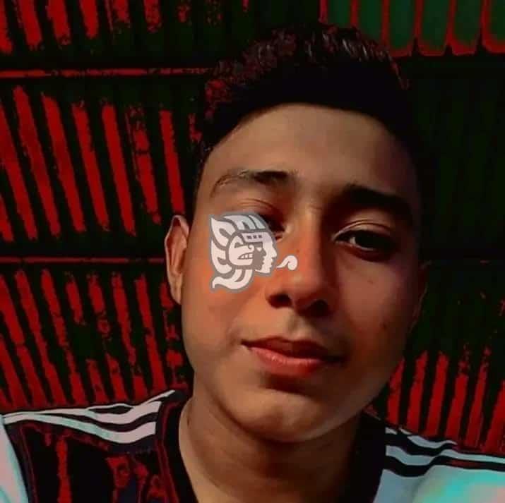 Desaparece menor de 16 años en Minatitlán; claman ayuda para ubicarlo