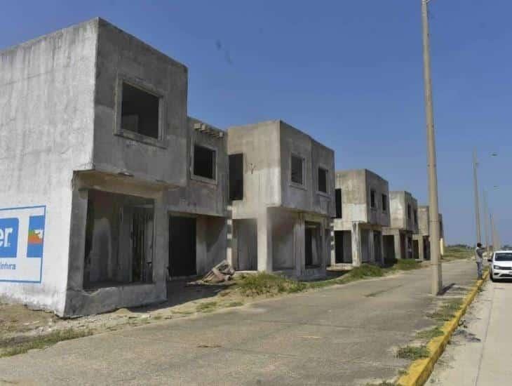 Familias habitan viviendas abandonadas al poniente de Coatzacoalcos; buscan legalizarse (+Vídeo)