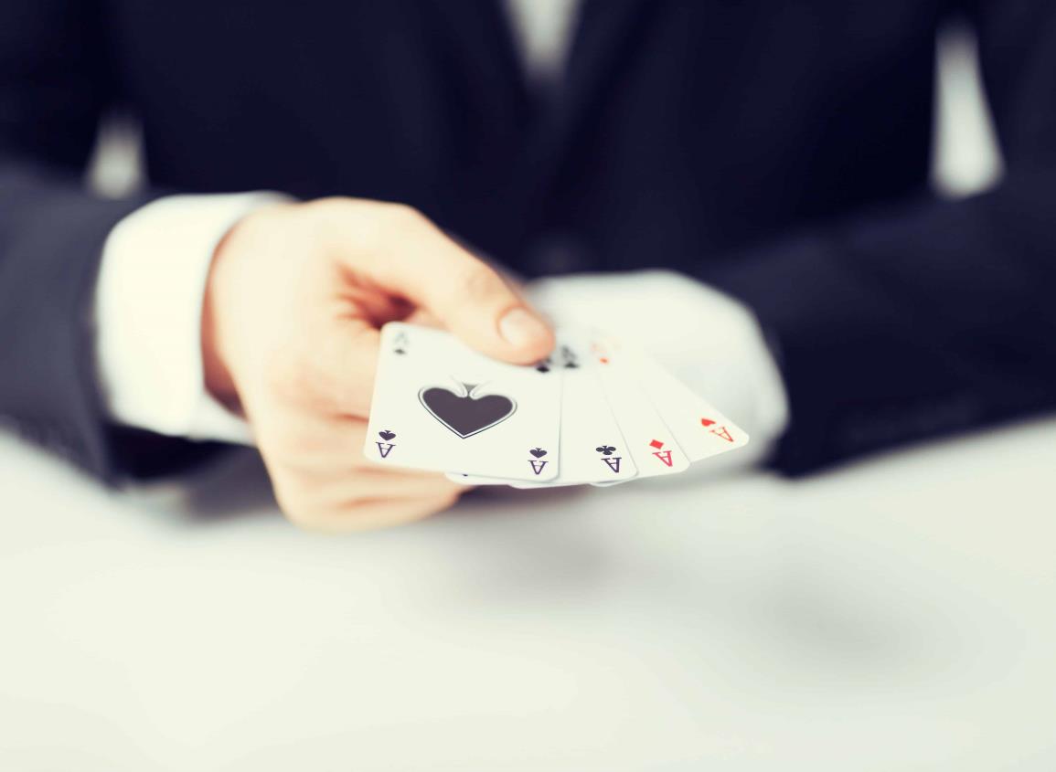 Manos de Poker: las jugadas que te harán ganar al Póker online