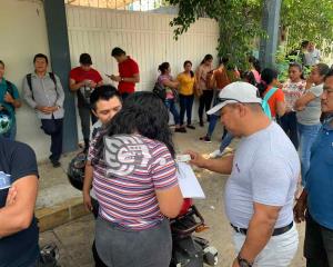 Exigirán finiquito; despiden a más 120 trabajadores de Estación Migratoria Acayucan (+Video)
