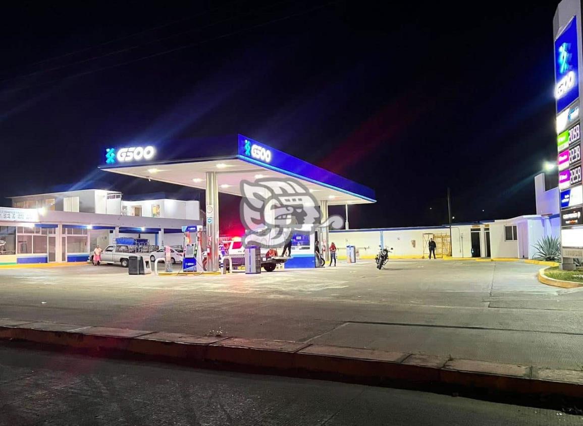 Robo con violencia en la gasolinera de la Acayucan-Oluta