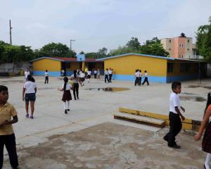 Disfrutarán otro puente más de 200 mil alumnos en el sur de Veracruz