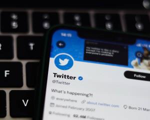 Políticos veracruzanos invierte en verificar sus cuentas de Twitter