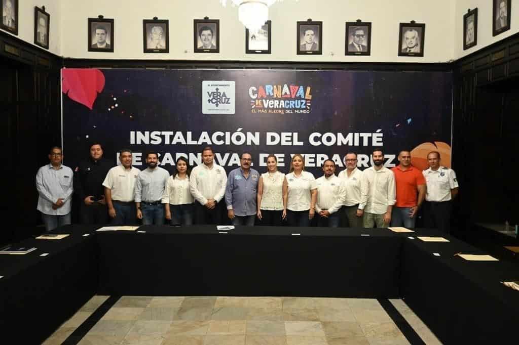 Toman protesta integrantes del Comité del Carnaval de Veracruz 2023