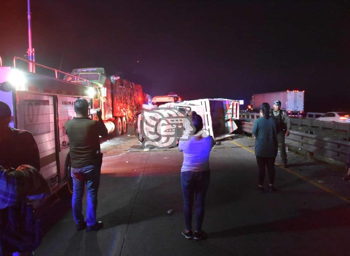 Era mexiquense mujer fallecida tras carambola en autopista de Veracruz