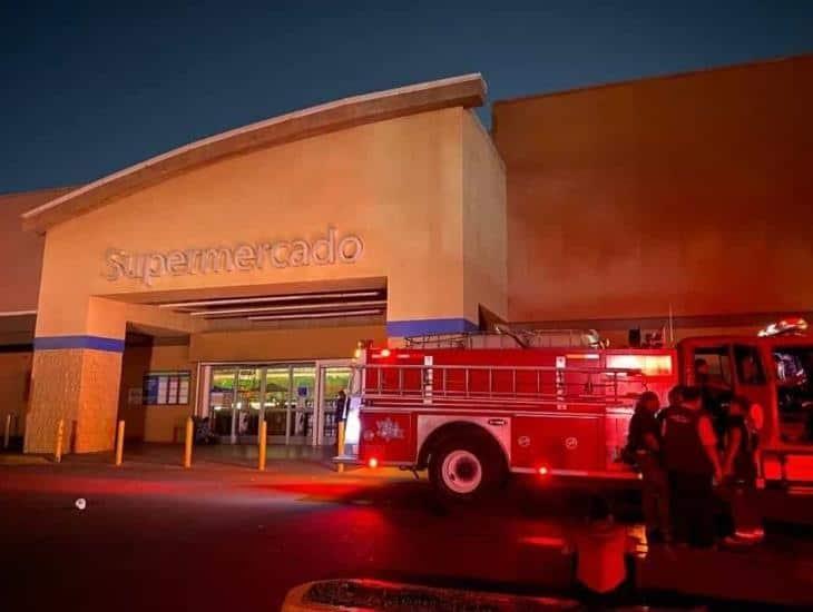 Desalojan a 500 personas en Walmart de Veracruz, tras conato de incendio