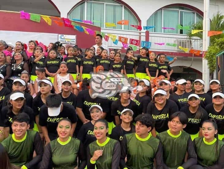 Más de 300 bailarines se presentaron en el Día de la Danza en Nanchital