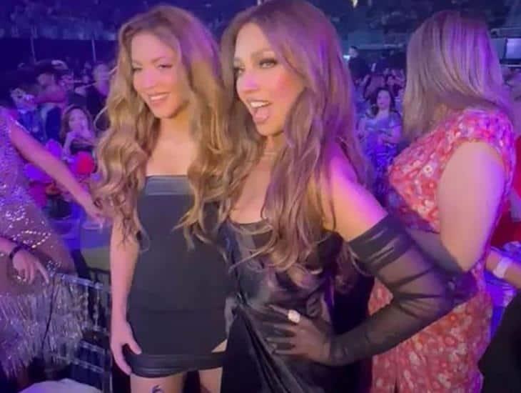 ¡No son enemigas!, Shakira y Thalía se ven las caras en gala de Billboard Mujeres Latinas