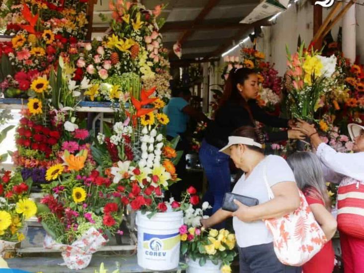 Incrementa venta de flores en Coatzacoalcos, por el 10 de mayo (+Video)