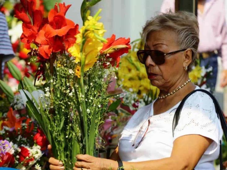 Incrementa venta de flores en Coatzacoalcos, por el 10 de mayo (+Video)