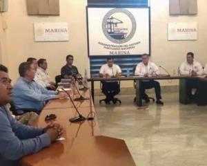 Se reúnen Asipona y transportistas por quejas de saturación en ingreso al puerto de Veracruz