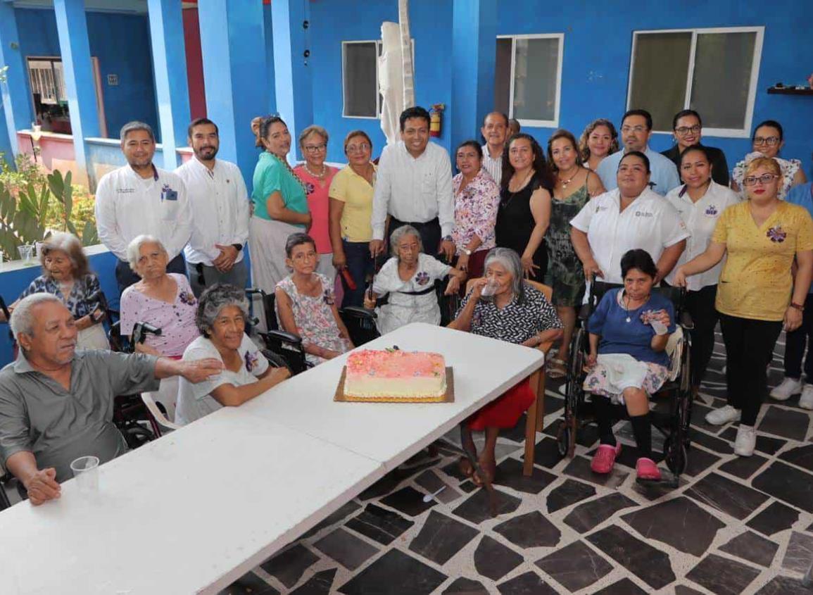 El DIF Municipal festeja a las mamás y abuelitas del Centro de Misericordia Casa de los Abuelos Santa Felicitas