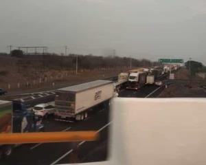 Cerrada la carretera Veracruz- Cardel por accidente vial