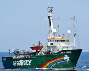 Arriba el barco más icónico de Greenpeace en el Puerto de Veracruz