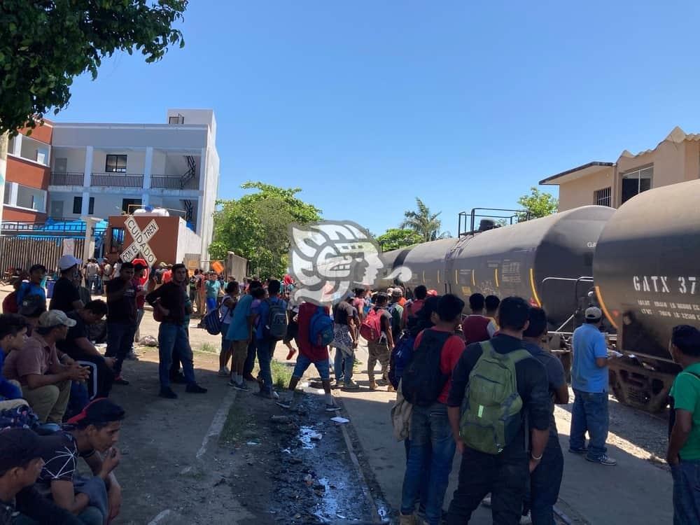 Activista de Coatzacoalcos pide que se otorguen pases transitorios a migrantes