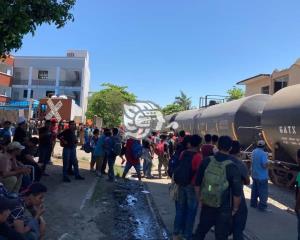 Activista de Coatzacoalcos pide que se otorguen pases transitorios a migrantes