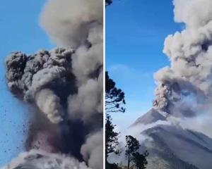 Explosiones y exhalaciones continúan en el volcán Popocatépetl