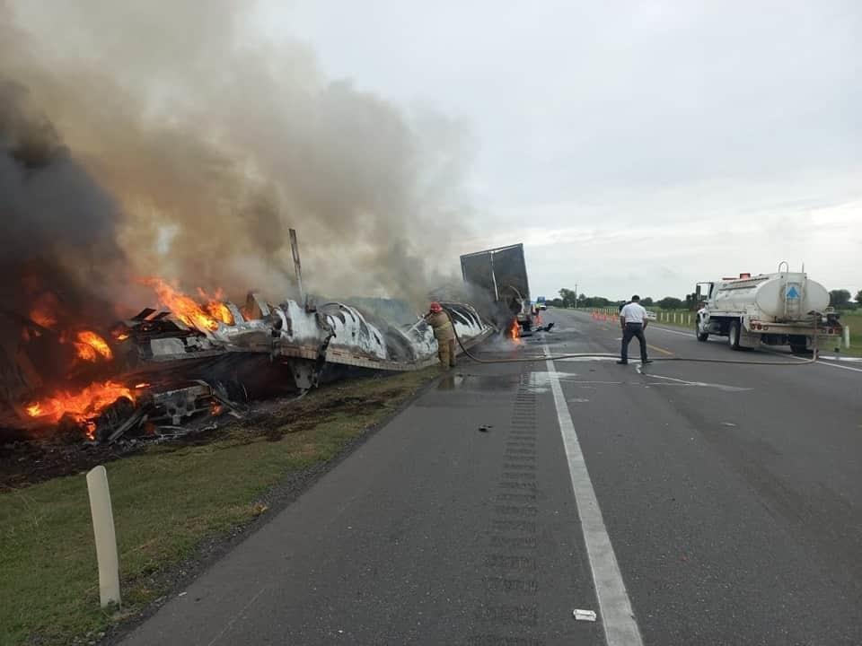 13 personas muertas en accidente e incendio en carretera Hidalgo – Zaragoza