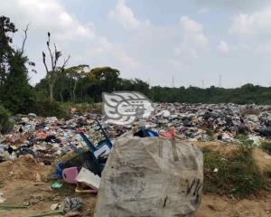 Tiradero al aire libre de Nanchital está rebosando basura