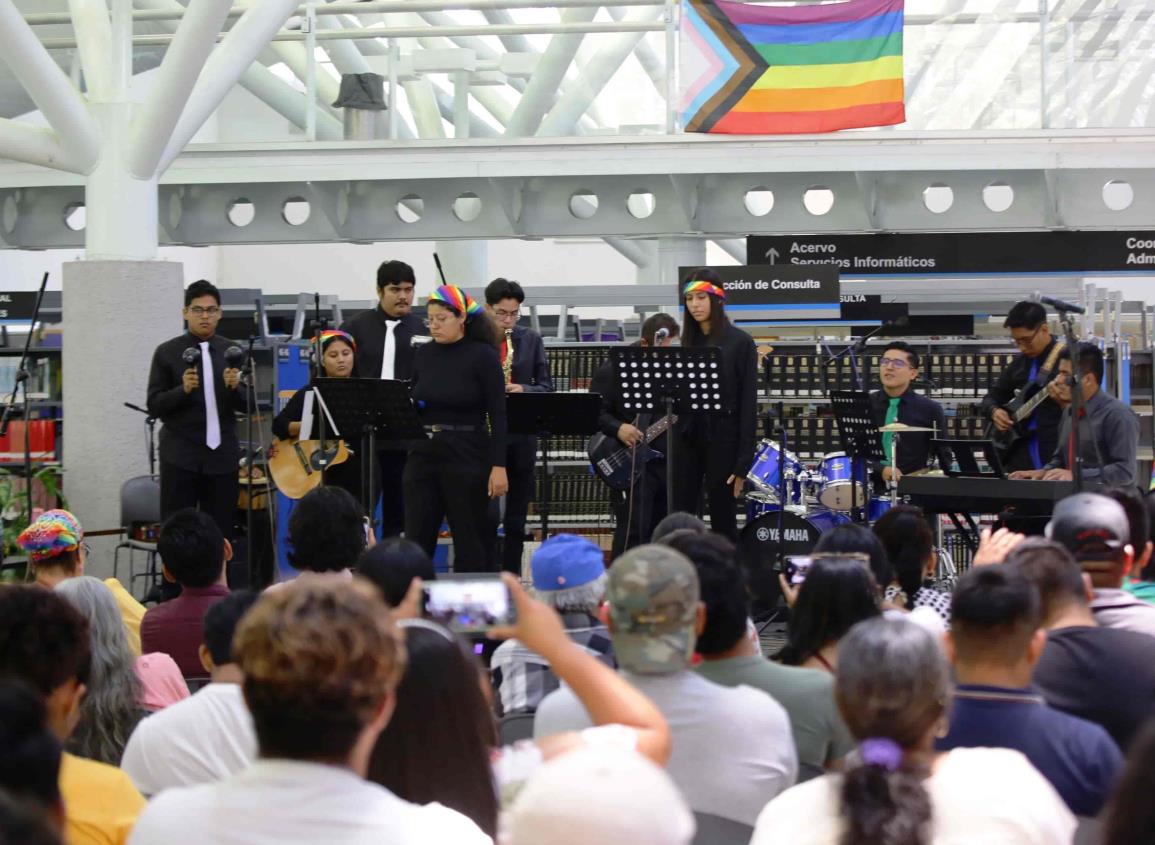 Visibiliza UV causa LGBT+ con homenaje musical a Chavela Vargas y Juan Gabriel (+Video)