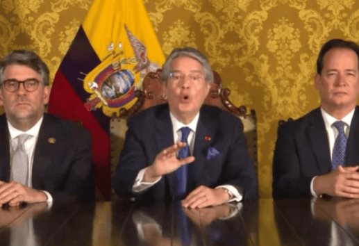 Presidente de Ecuador disuelve el congreso y convoca elecciones anticipadas en Ecuador