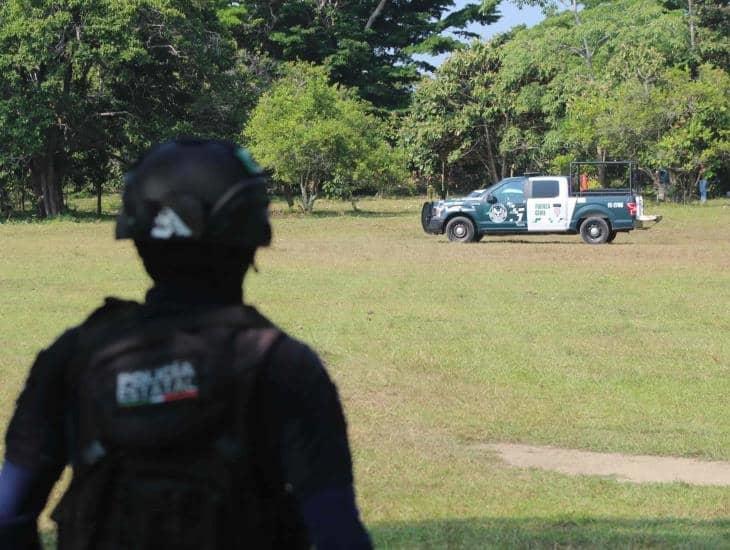 Detienen presuntos polleros en Las Choapas; resguardan a 18 centroamericanos