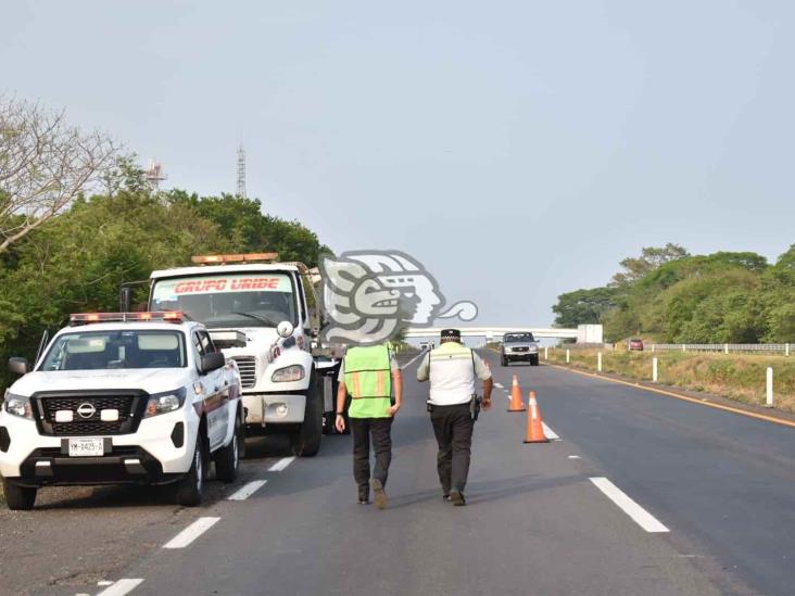Muere hidalguense tras choque y volcadura en autopista del sur de Veracruz (+Video)