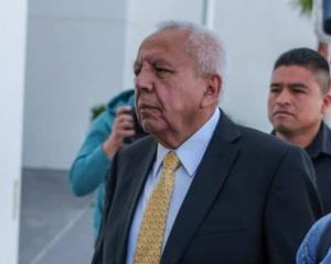 Comisionado del INM afirma dormir tranquilo tras desgracias en estación de Juárez