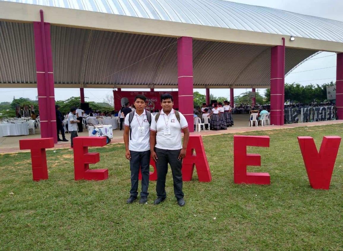 ¡Un orgullo! Participaron estudiantes de Moloacán en Olimpiada Regional de Ciencias
