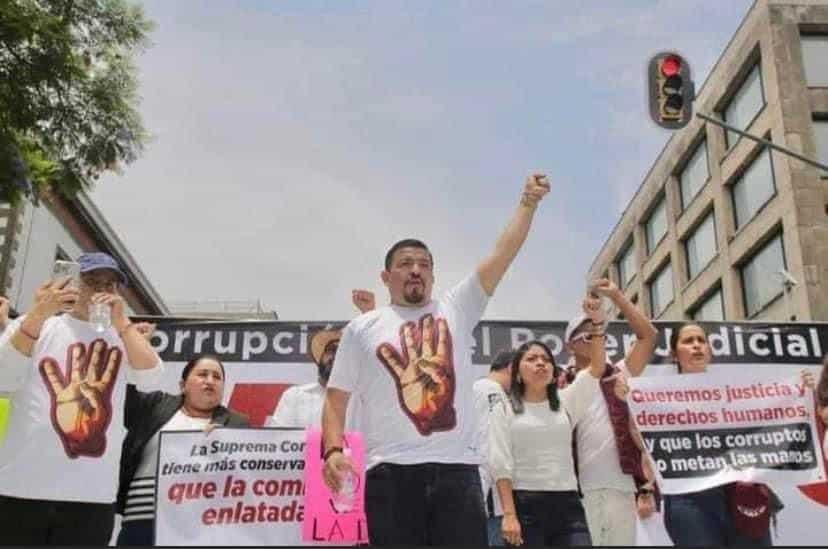 Veracruzanos se manifiestan contra SCJN en CDMX; respaldan plan C de AMLO (+Vídeo)