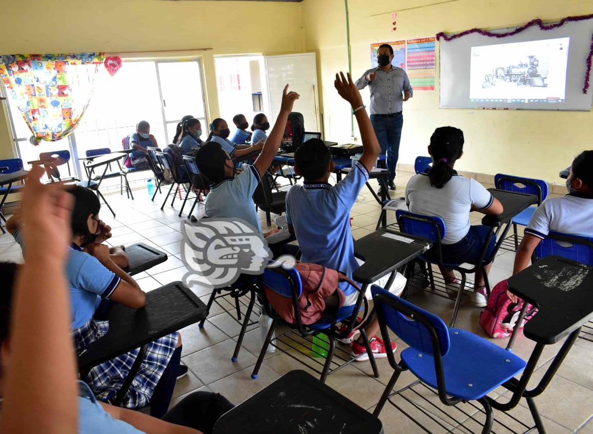 Garantiza Sefiplan aumento a maestros en Veracruz; les piden no suspender clases