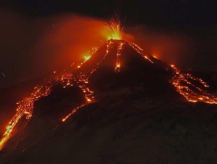¡También en Europa! Monte Etna entra en erupción y cancelan vuelos